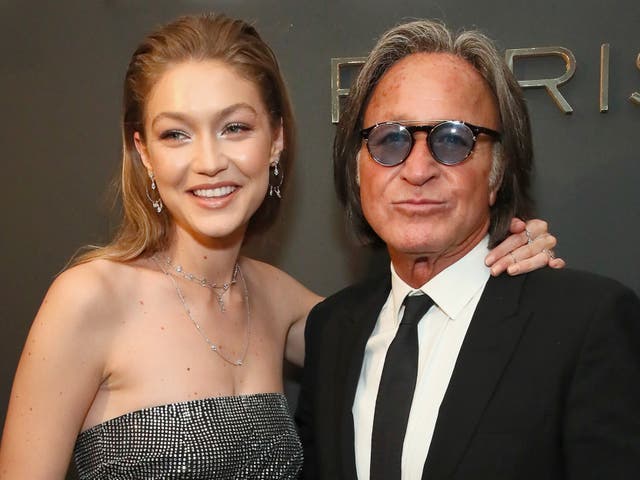 Gigi Hadid y su padre Mohamed Hadid.