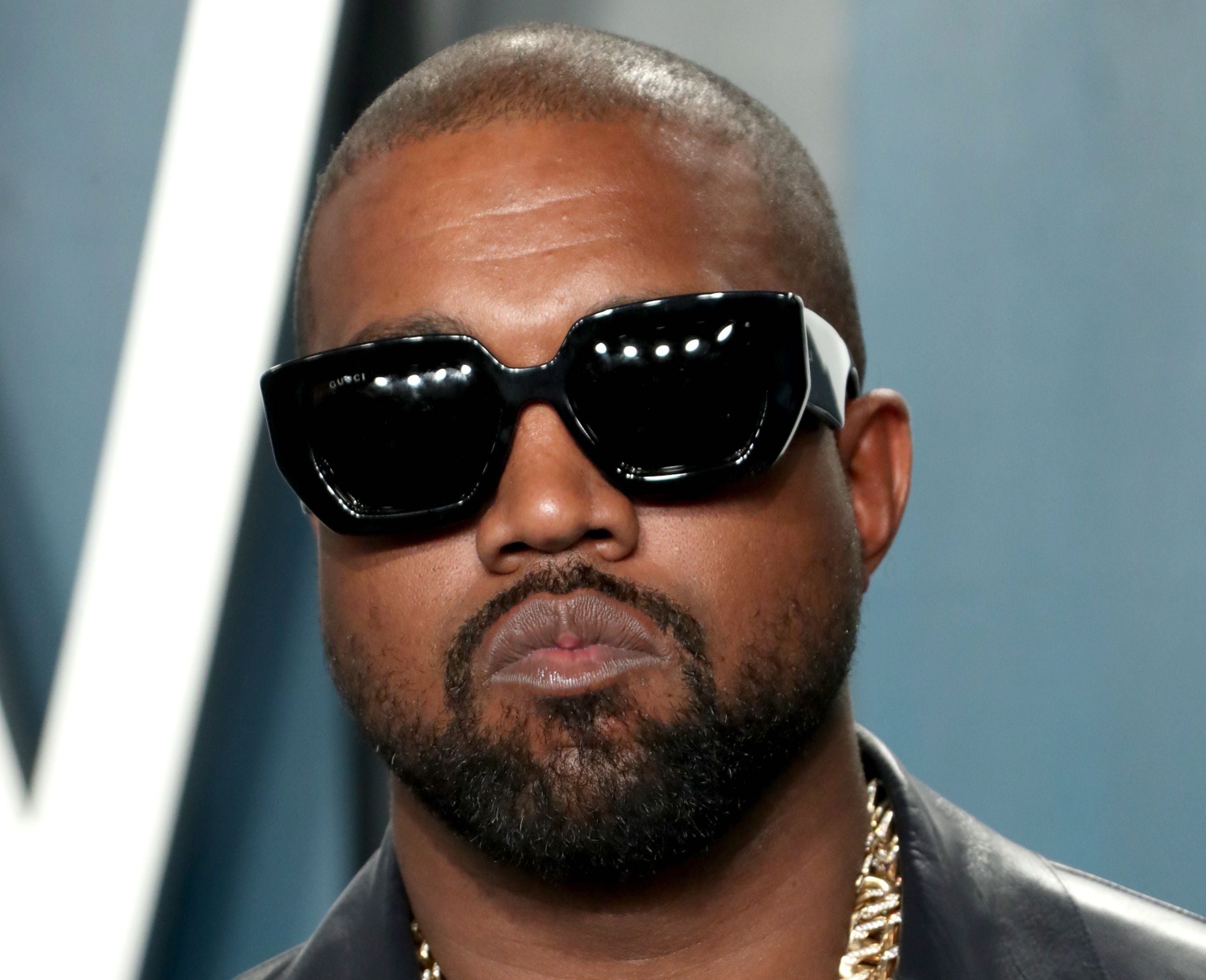 Kanye West leaks Universal contracts, asks Drake and Taylor Swift for  support