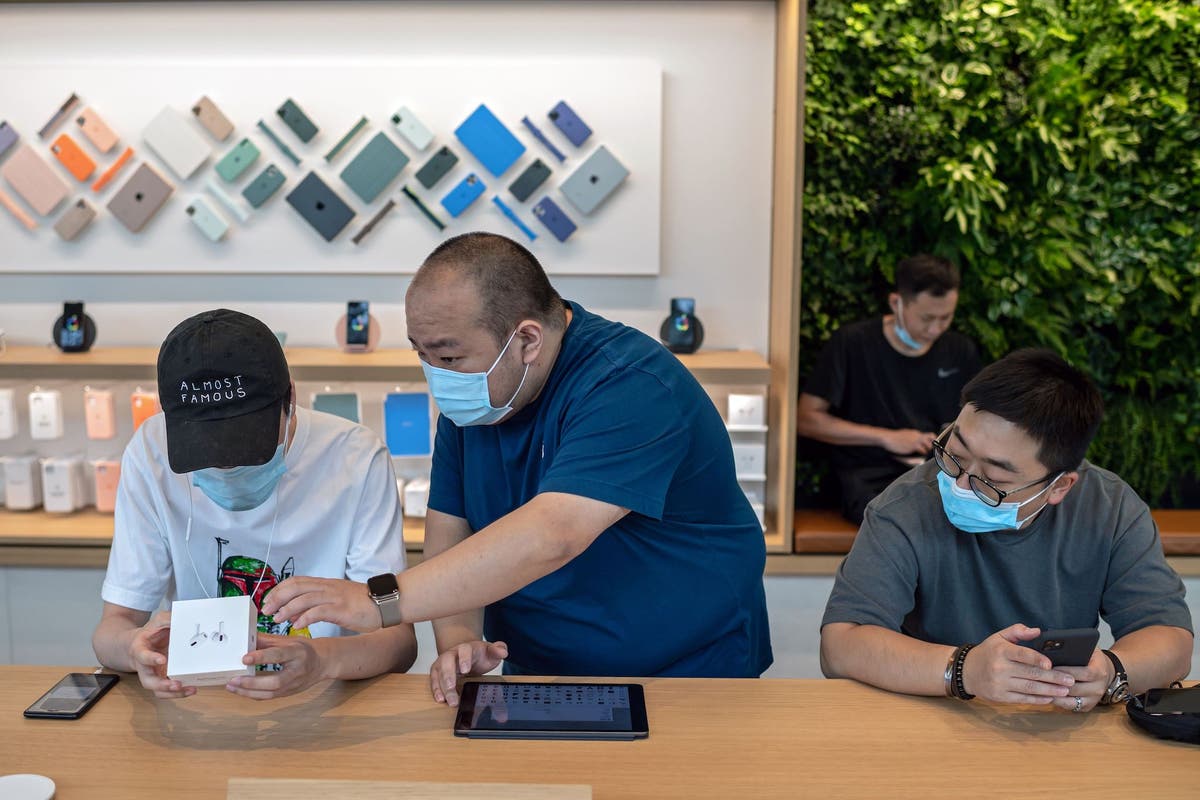 New Apple Watch and iPads go on sale with mandatory face masks and