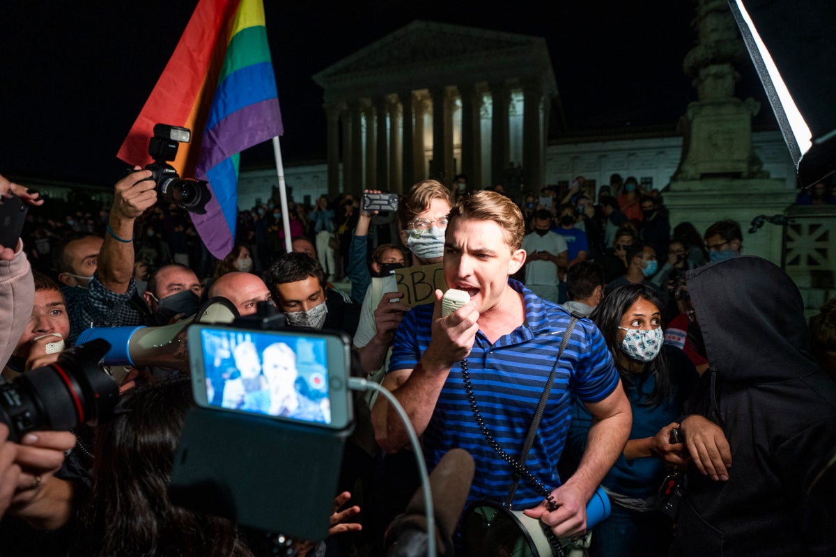 Far-right agitator Jacob Wohl crashes pro-choice protest, telling women they ‘belong in the kitchen’