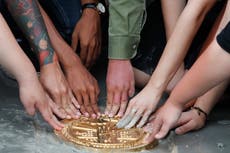Thai protesters reinstall plaque symbolizing democracy