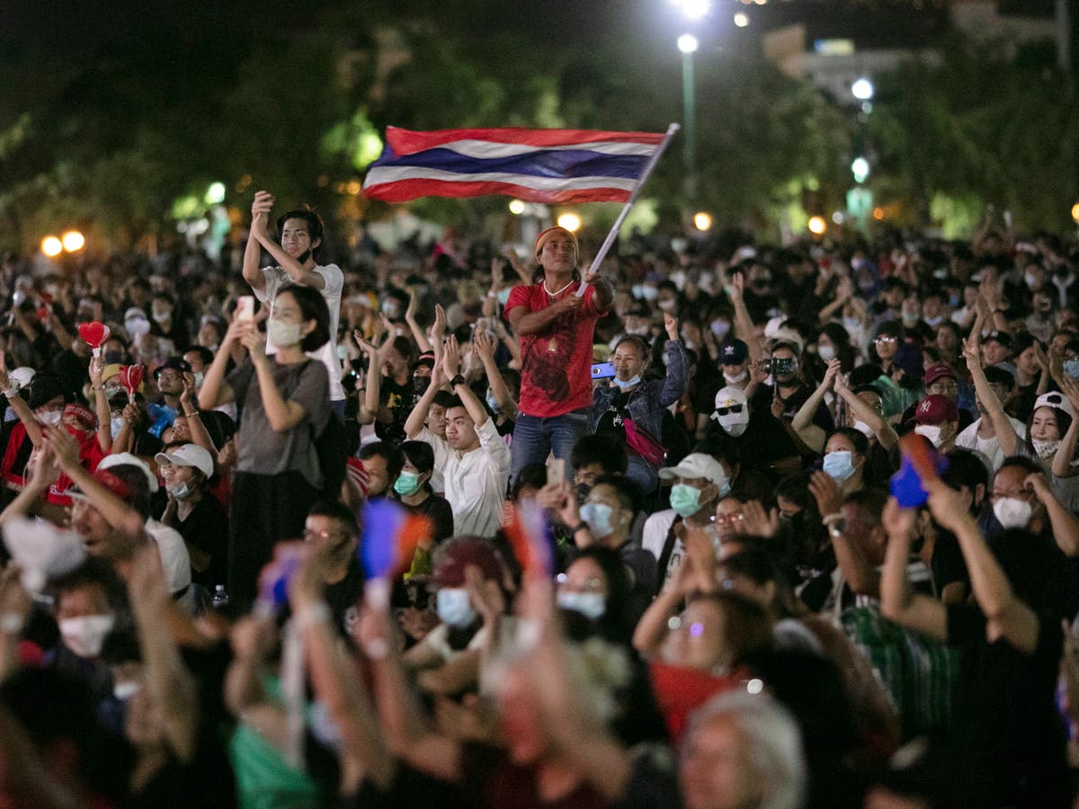 Thai protesters challenge monarchy as huge rally escalates