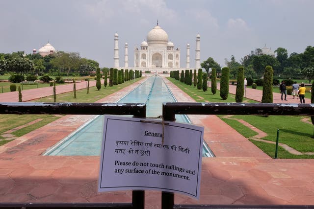 <p>Taj Mahal has removed the upper limit on the number of visitors</p>