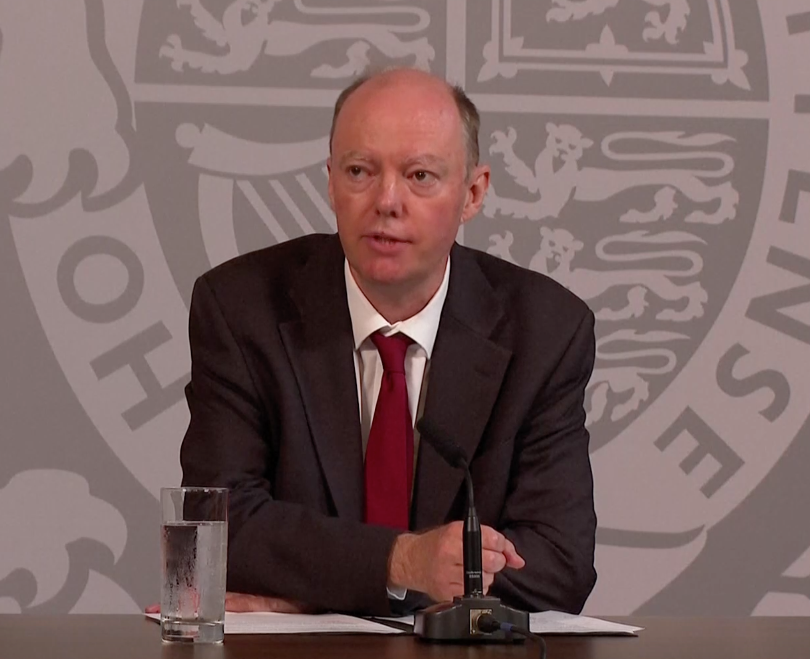 Coronavirus news: Pubs ordered to close at 10pm as UK tightens restrictions and raises threat level