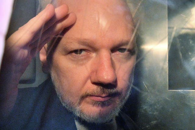 Más de 160 líderes y diplomáticos mundiales piden que Reino Unido libere a Julian Assange