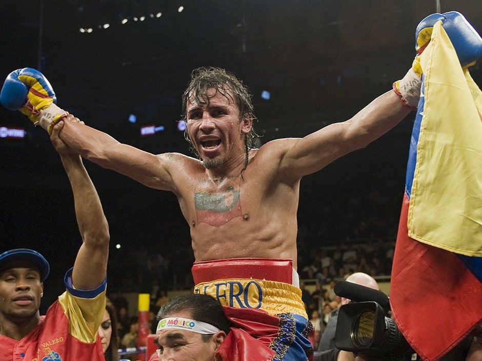 What happened to the undefeated boxing champion Edwin Valero and his wife