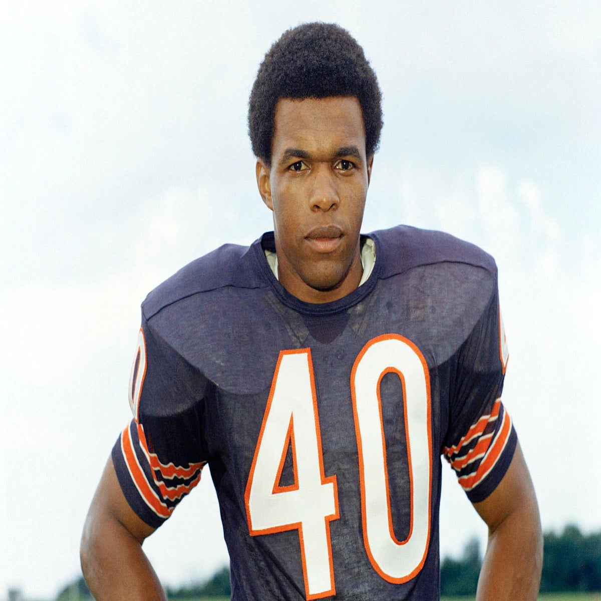 Gale Sayers: Chicago Bears Hall of Fame running back, dies aged 77, NFL  News