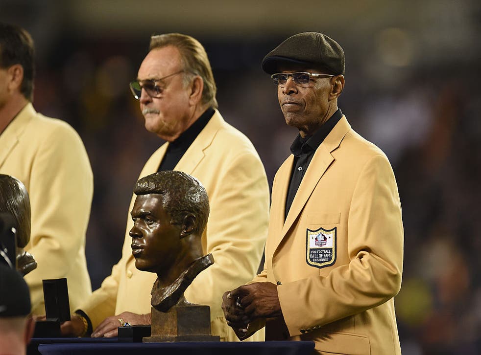 Fue el Novato Ofensivo del Año de la NFL en 1965