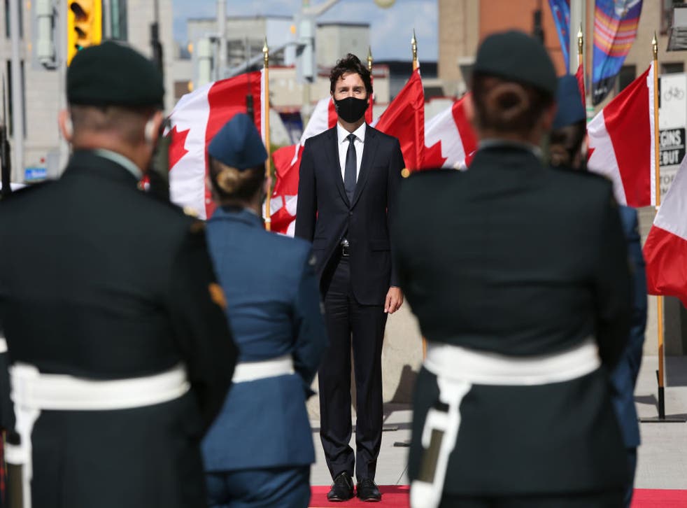 Justin Trudeau llamó a los canadienses a seguir usando cubrebocas.
