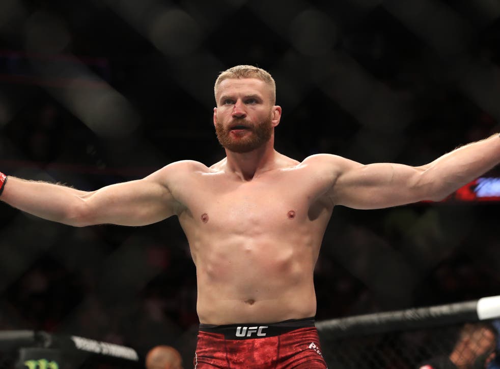 Jan Blachowicz fights Dominick Reyes for the vacant UFC light heavyweight title at UFC 253