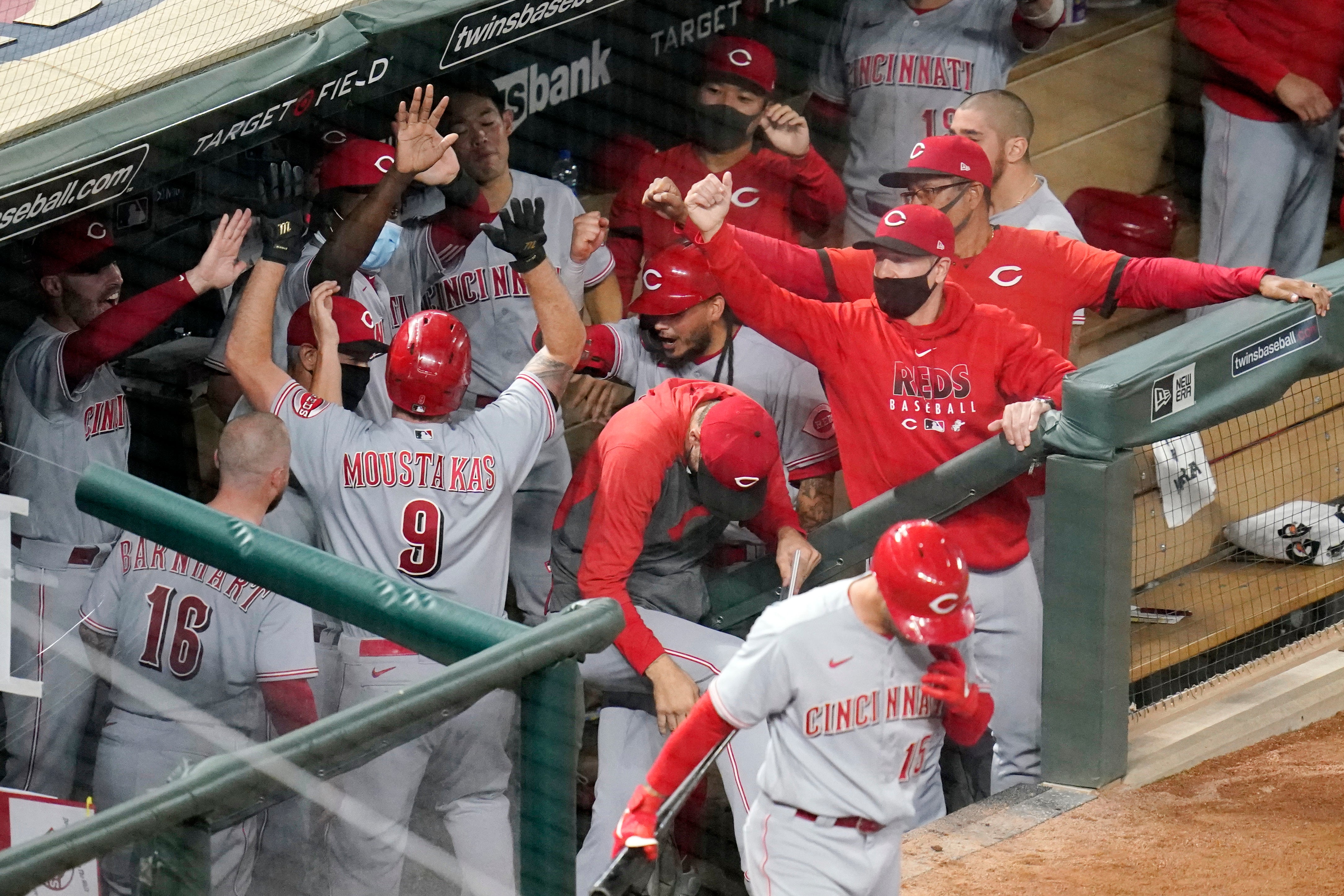 Reds top Twins 7-2, clinch 1st playoff spot since 2013 Minneapolis