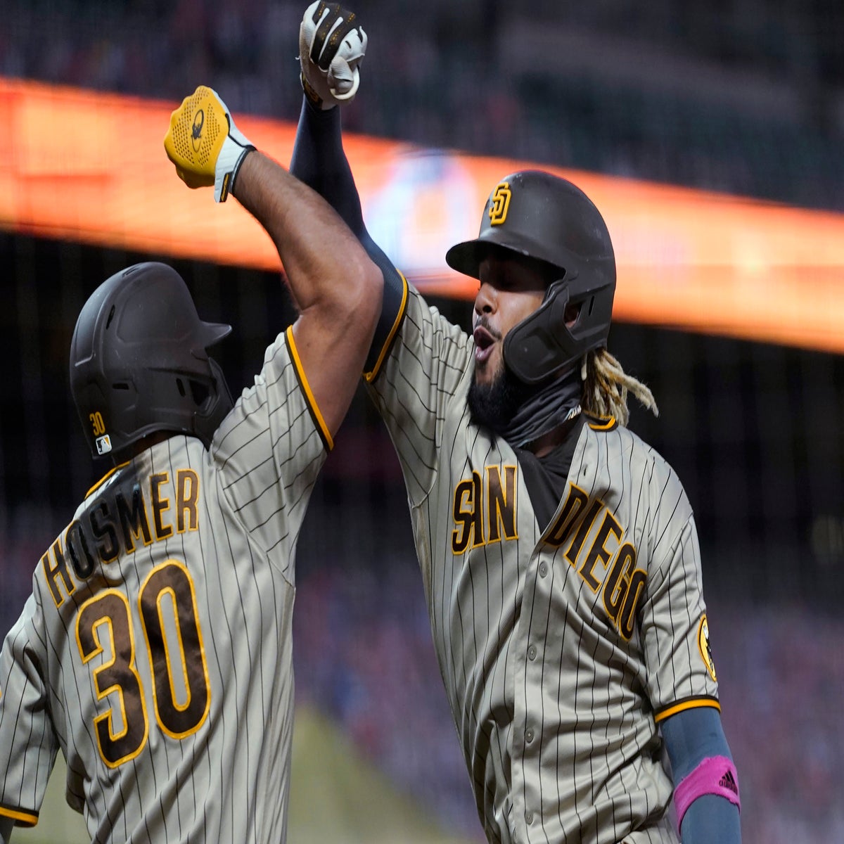 SF Giants' Johnny Cueto, Mike Yastrzemski to return for Padres series