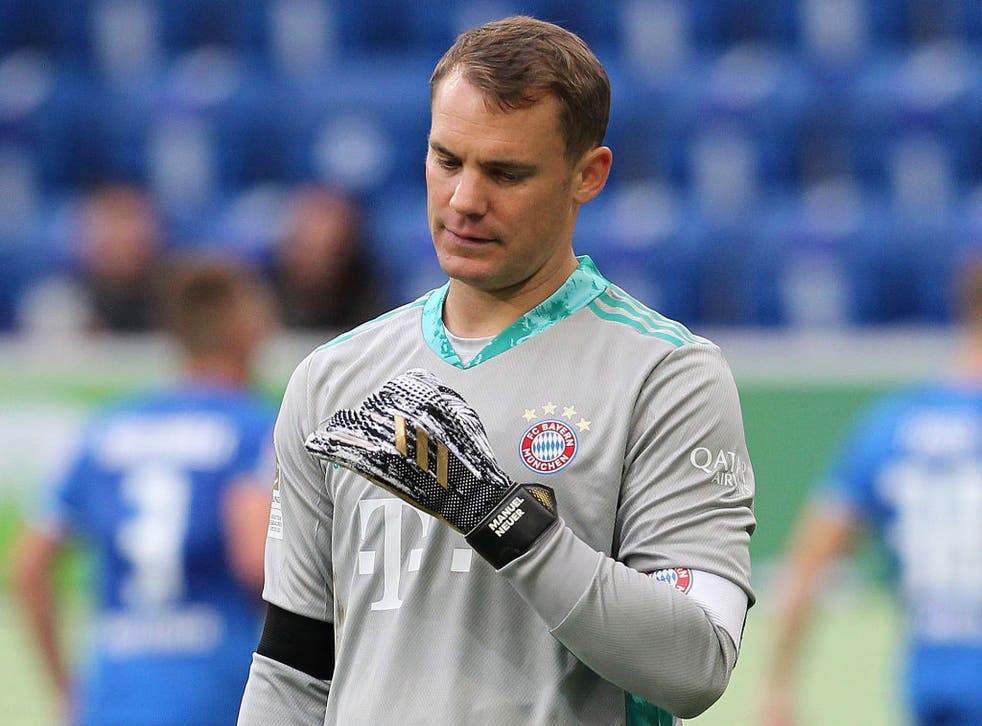 Manuel Neuer lamenta la derrota de su equipo.
