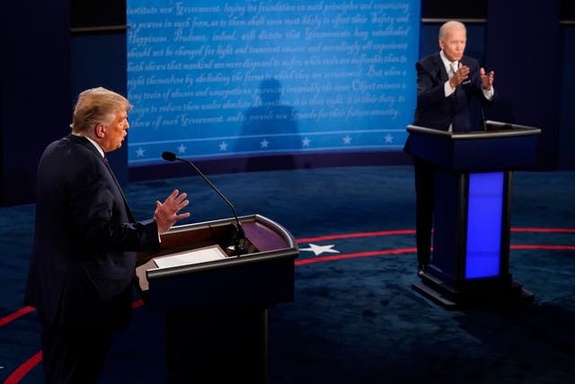 Donald Trump y el candidato presidencial demócrata Joe Biden debatieron el martes en Ohio.