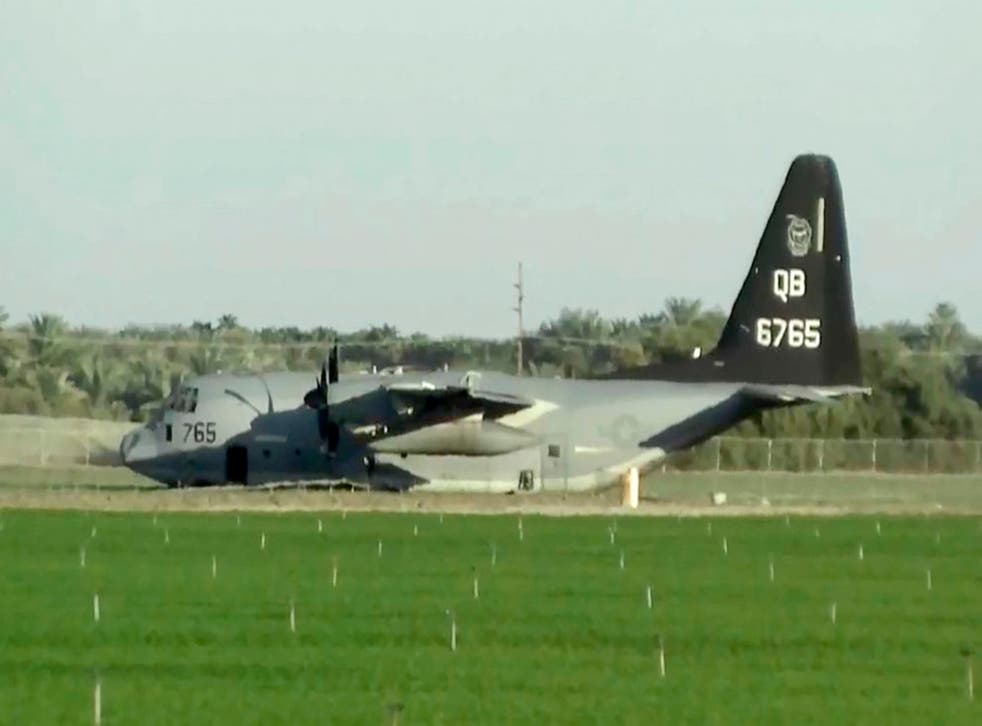 El Lockheed Martin KC-130J aterrizó en Thermal, al noreste de San Diego California.