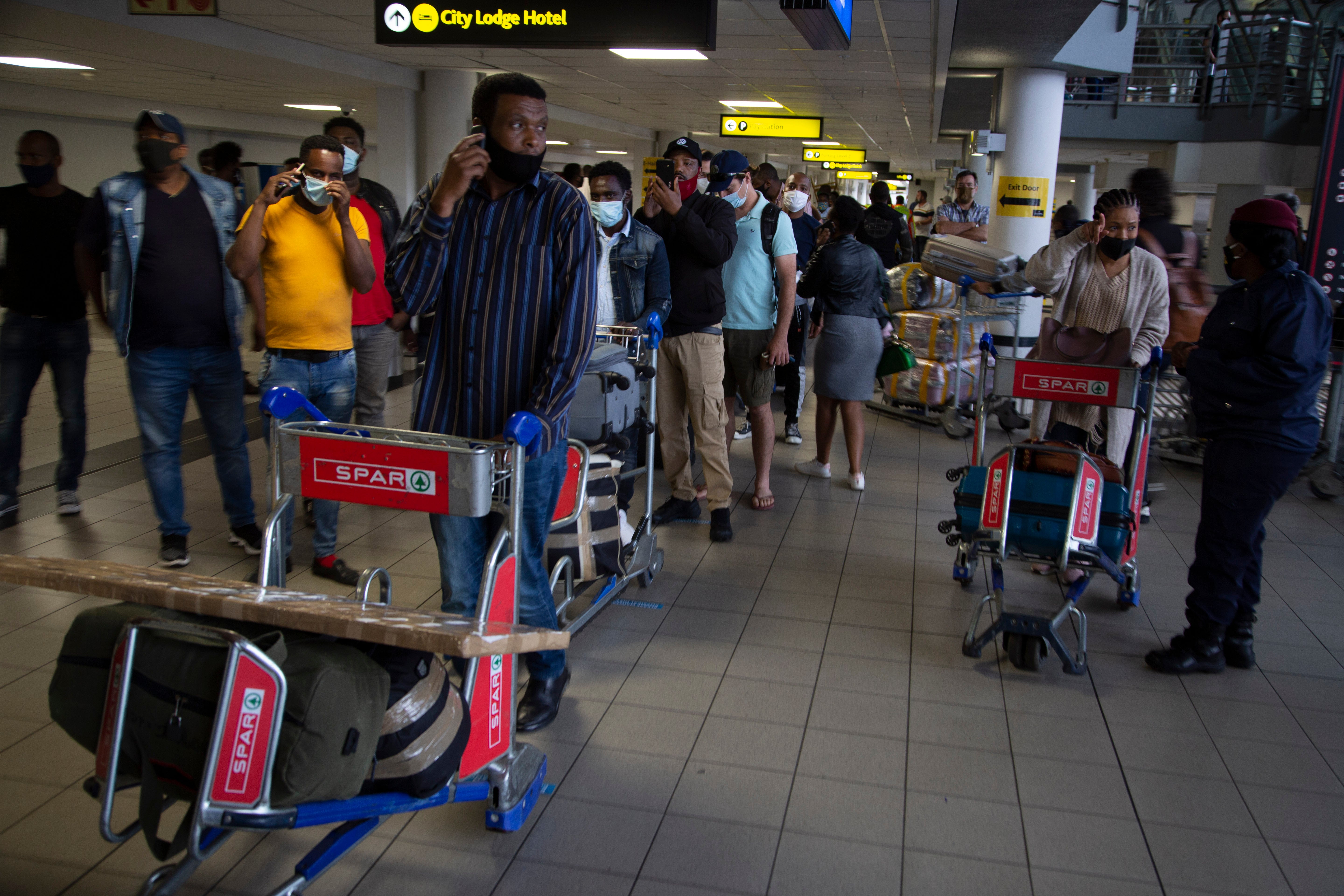 Virus Outbreak-South Africa International Flights Resume