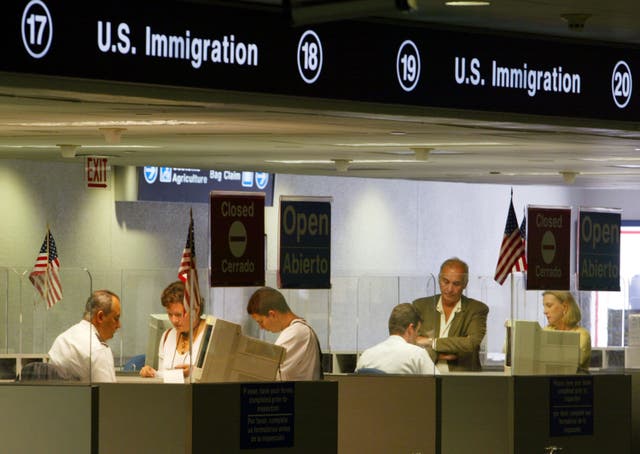 Inspectores de migración en Estados Unidos.