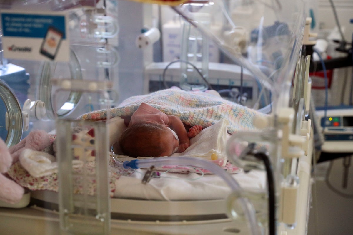 Bereaved families demand public inquiry after criticism of maternity failings report