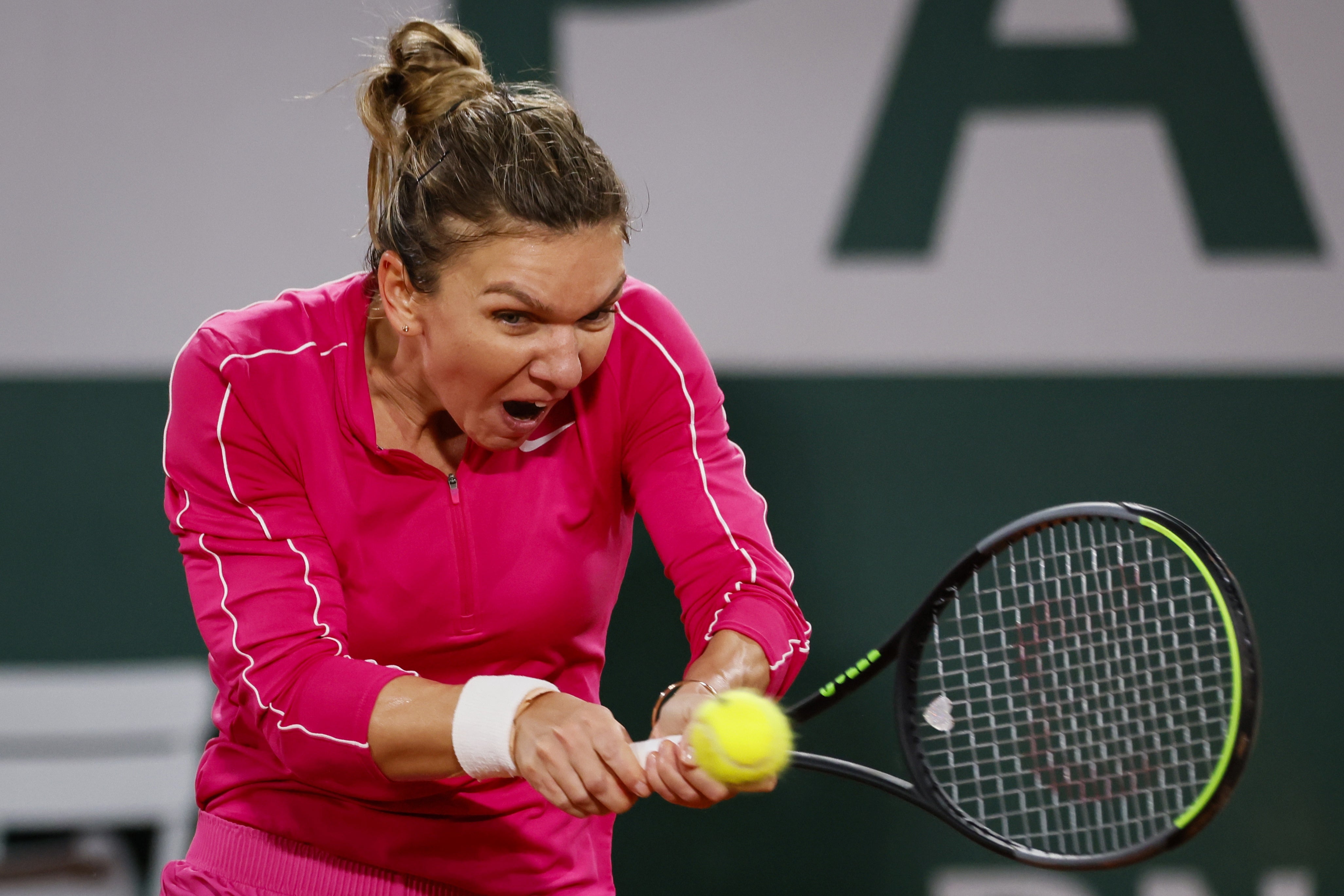 Simona Halep is through to the fourth round of the French Open