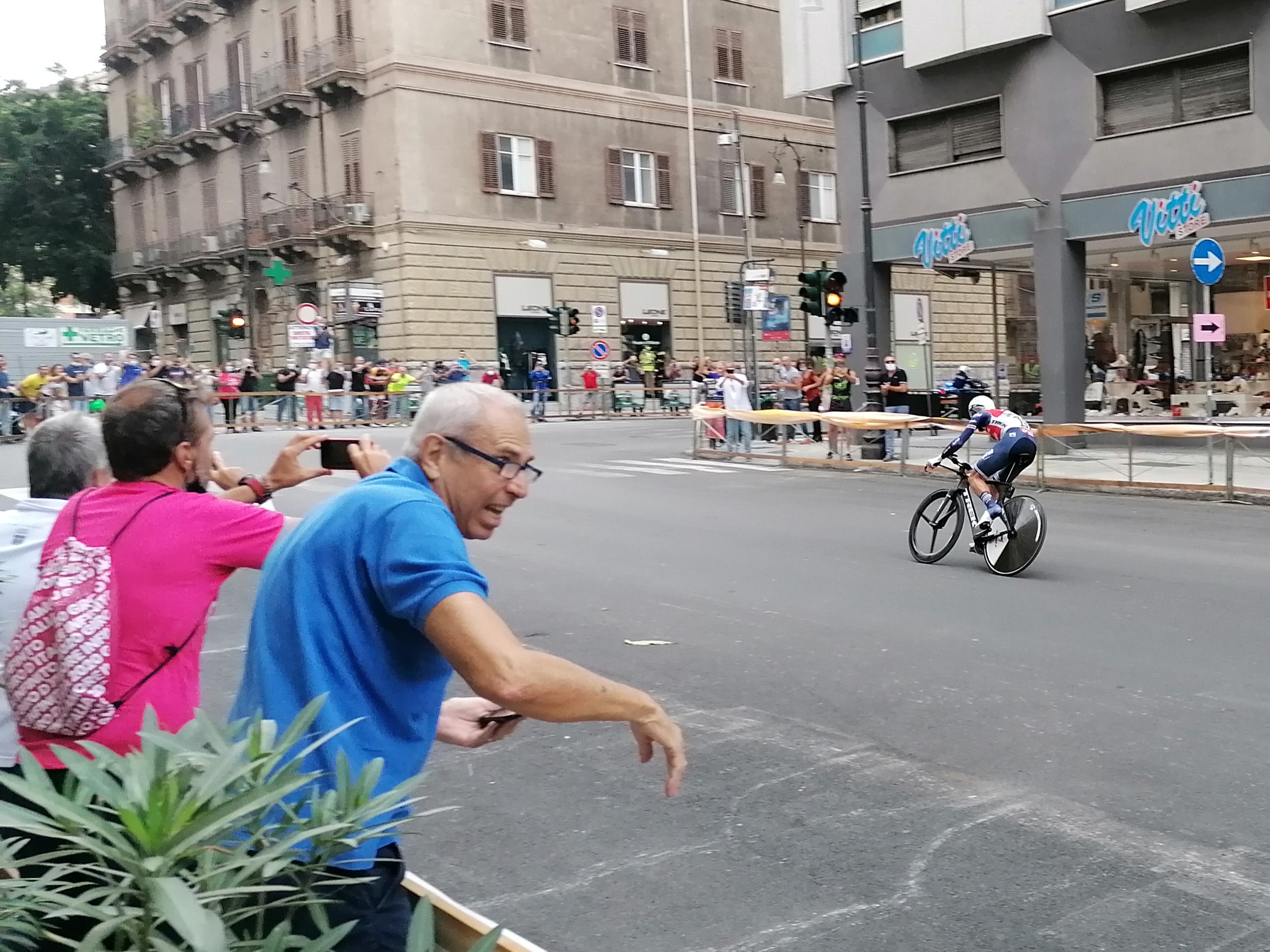 Vincenzo Nibali passes the emotional crowd in Palermo on Saturday