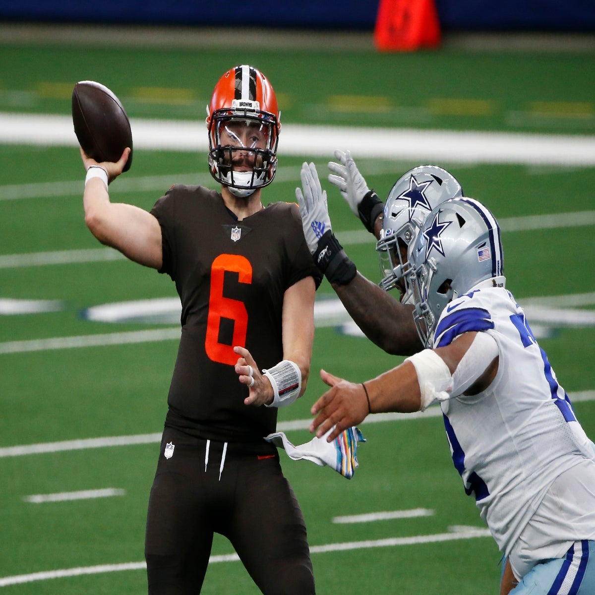 Mayfield, Garrett right at home as Browns beat Cowboys 49-38 AP cowboys  Myles Garrett tackle home