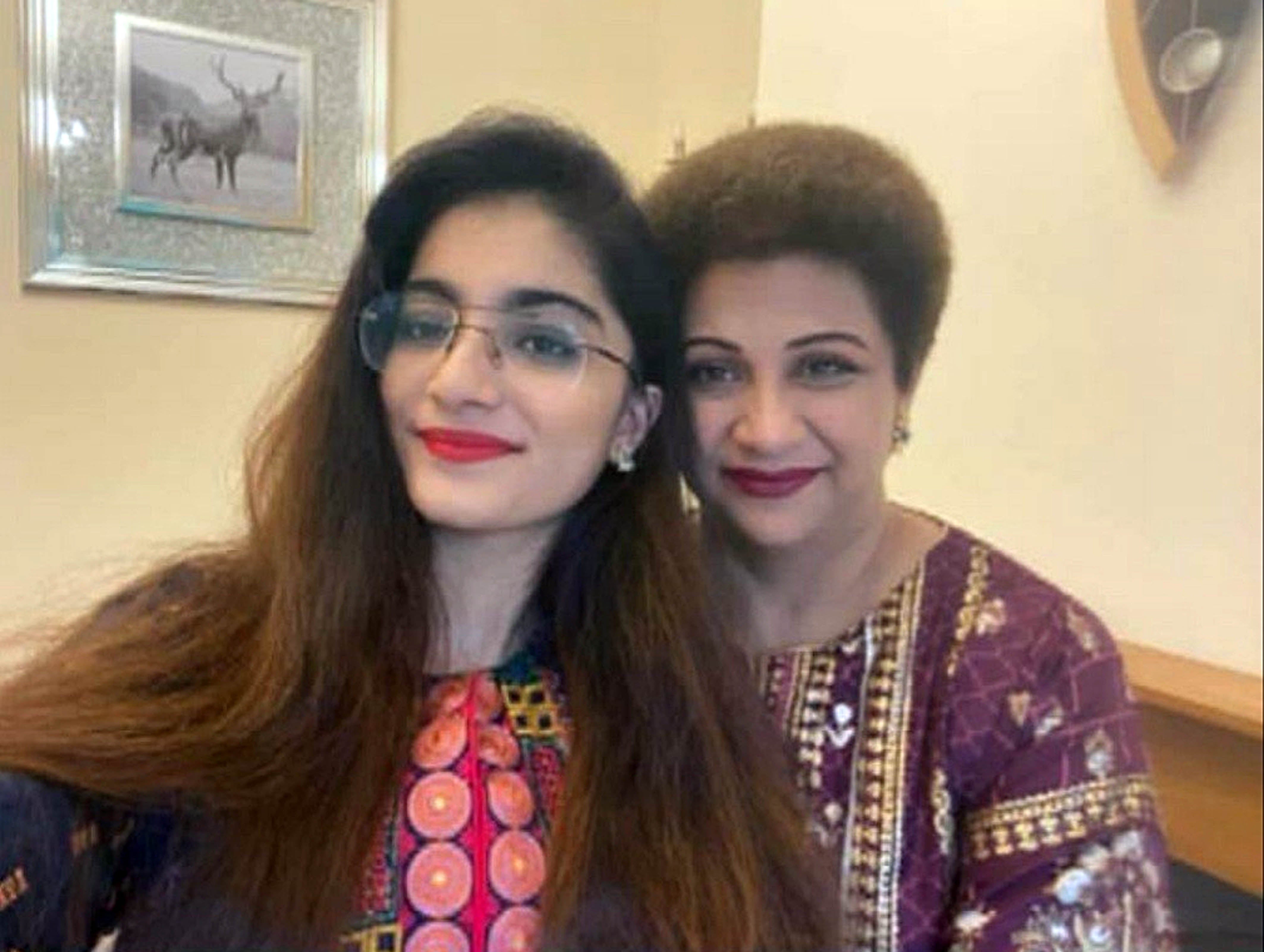 A family photo of Dr Saman Mir Sacharvi and her 14-year-old daughter Vian Mangrio