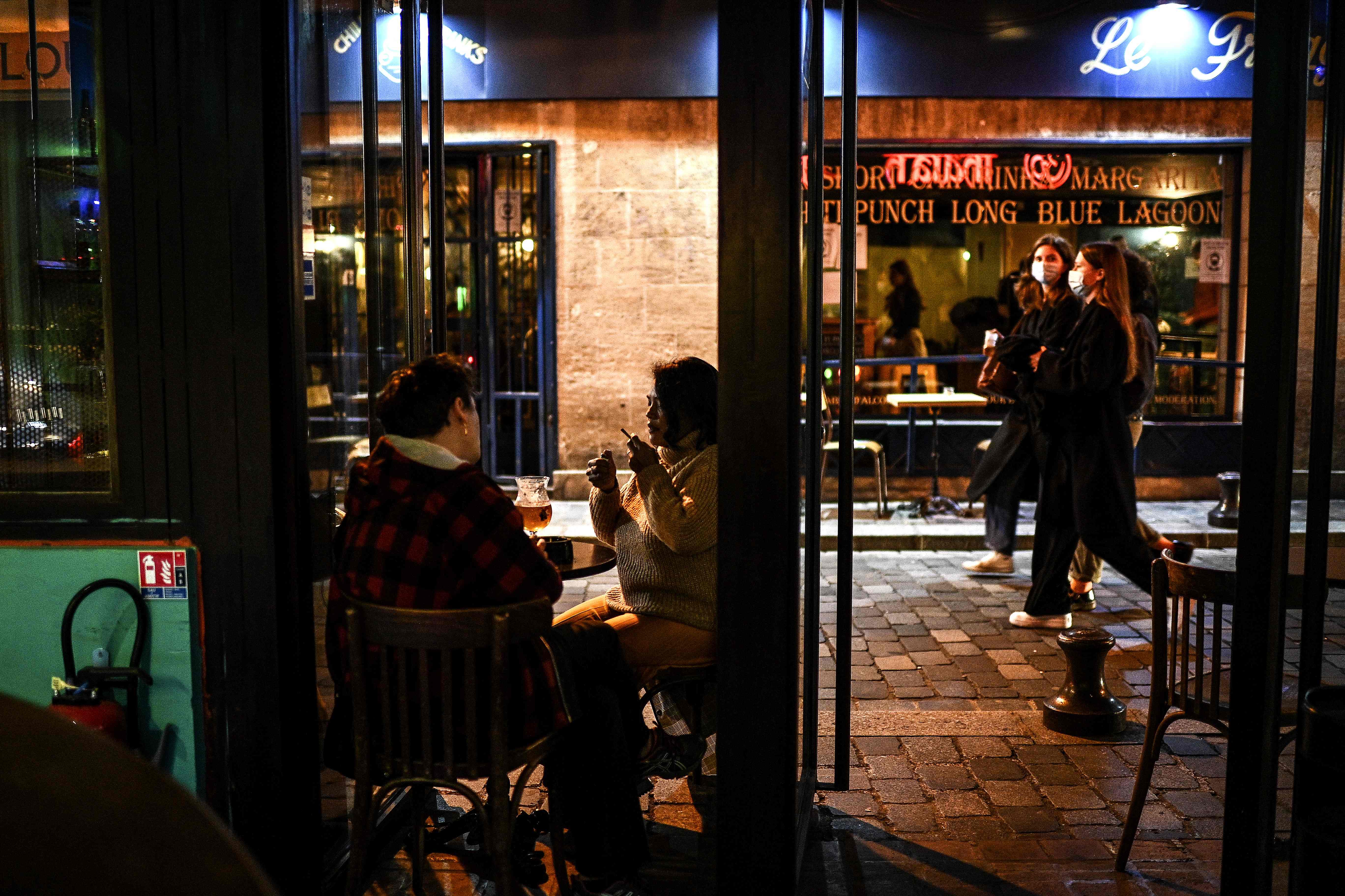 Bars will be forced to shut in the French capital around a week after a new curfew was introduced