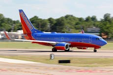 Passengers forced to deplane Southwest Airlines flight after woman refuses to wear mask