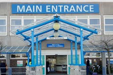 Nurses not wearing masks or washing hands at Covid-19 hit hospital