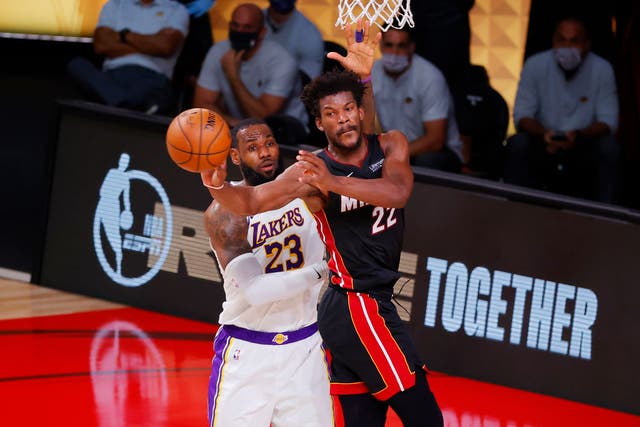 Butler finalizó con 40 puntos, 11 rebotes y 13 asistencias en la victoria de Miami en el tercer juego