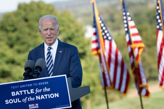 El candidato demócrata a la presidencia, Joe Biden hace campaña en Gettysburg, Pensilvania.