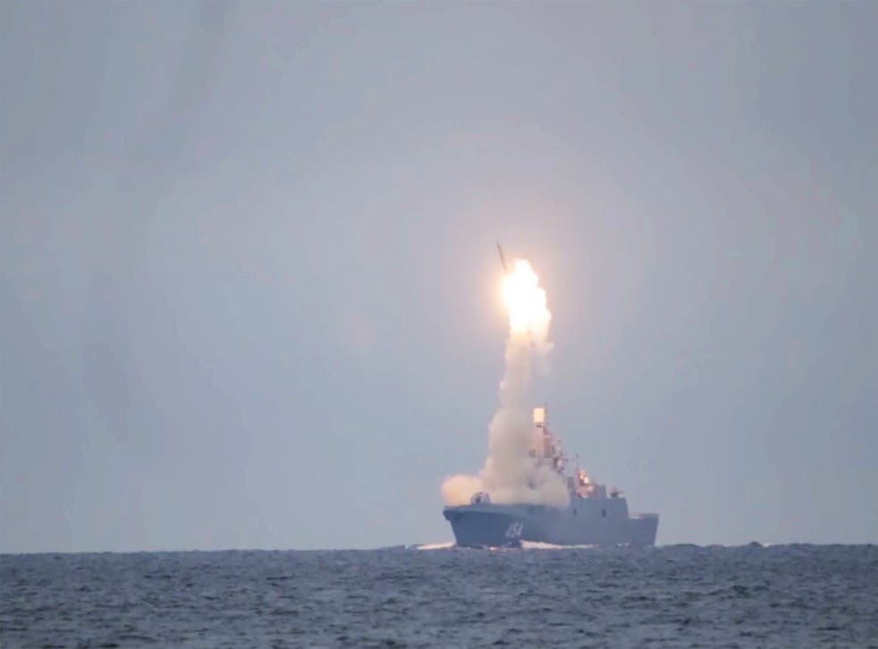 El misil habría impactado con un objetivo en el mar Barents