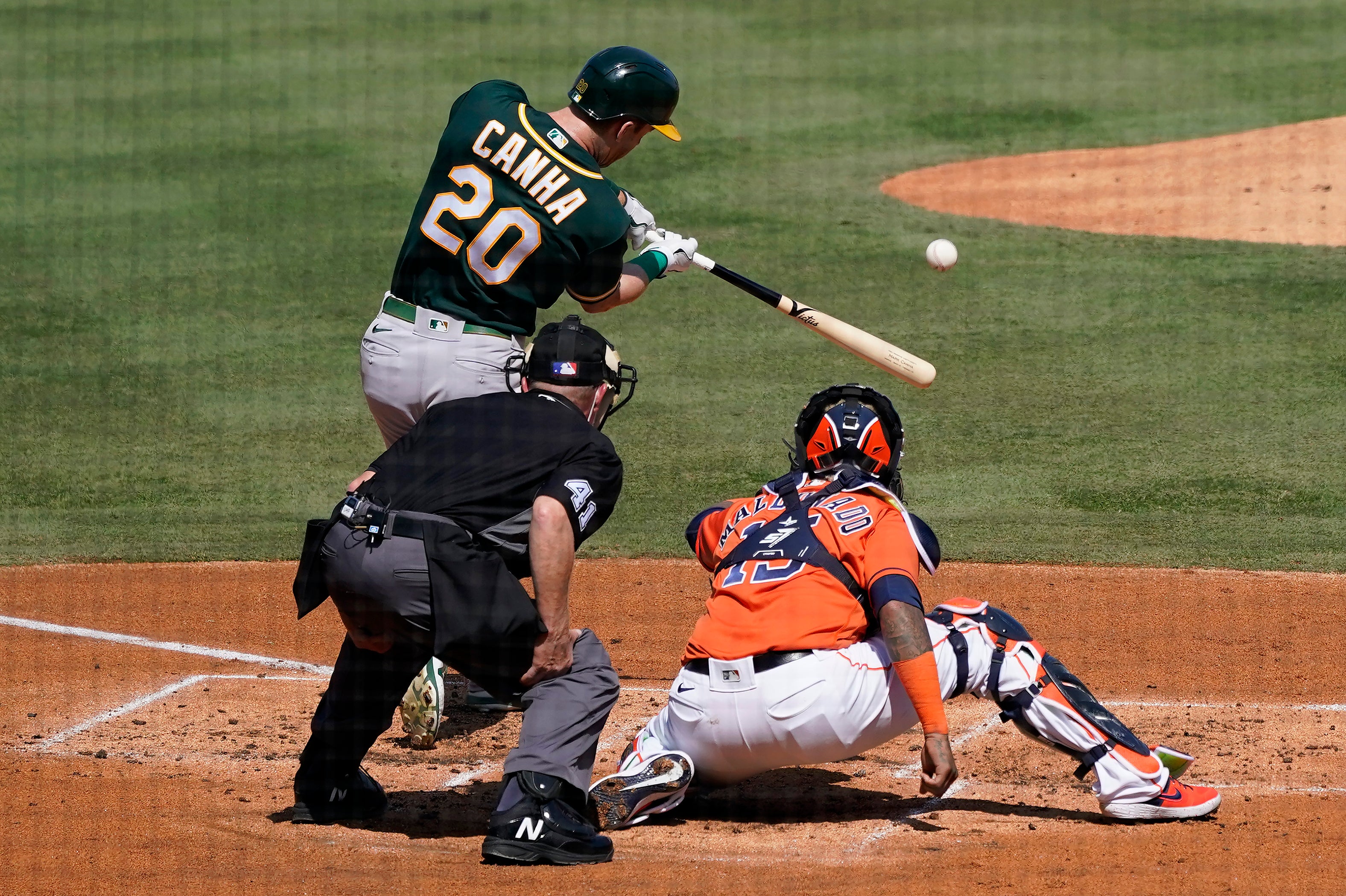 Pinder's HR helps rally A's past Astros 9-7, trail ALDS 2-1 HR AP