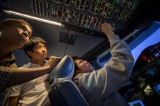 Airline opens flight simulators to public amid pandemic