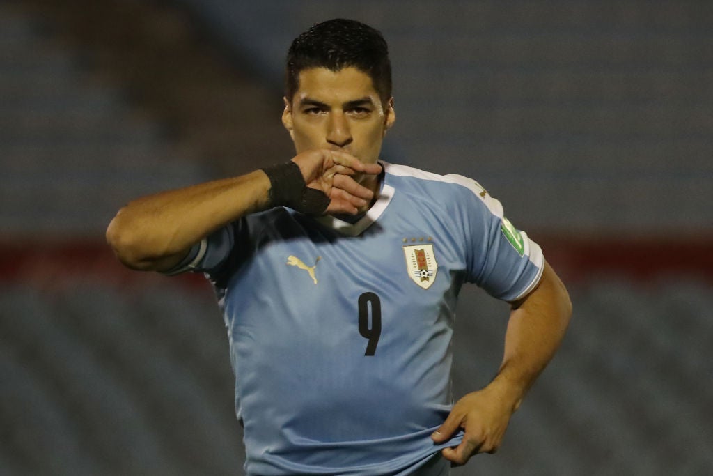 Suarez scores for Uruguay from the spot