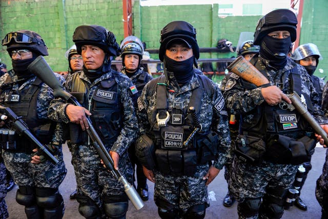 Miembros de la Unidad Táctica de Operaciones Policiales (UTOP)