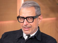 Jeff Goldblum delights fans by recreating iconic Jurassic Park pose