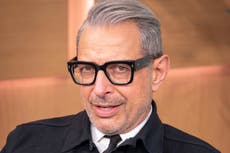 Jeff Goldblum delights fans by recreating iconic Jurassic Park pose