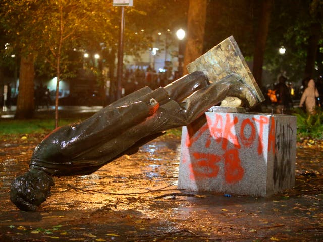 Las nuevas protestas se dieron en la víspera del día que conmemora el descubrimiento de las Américas