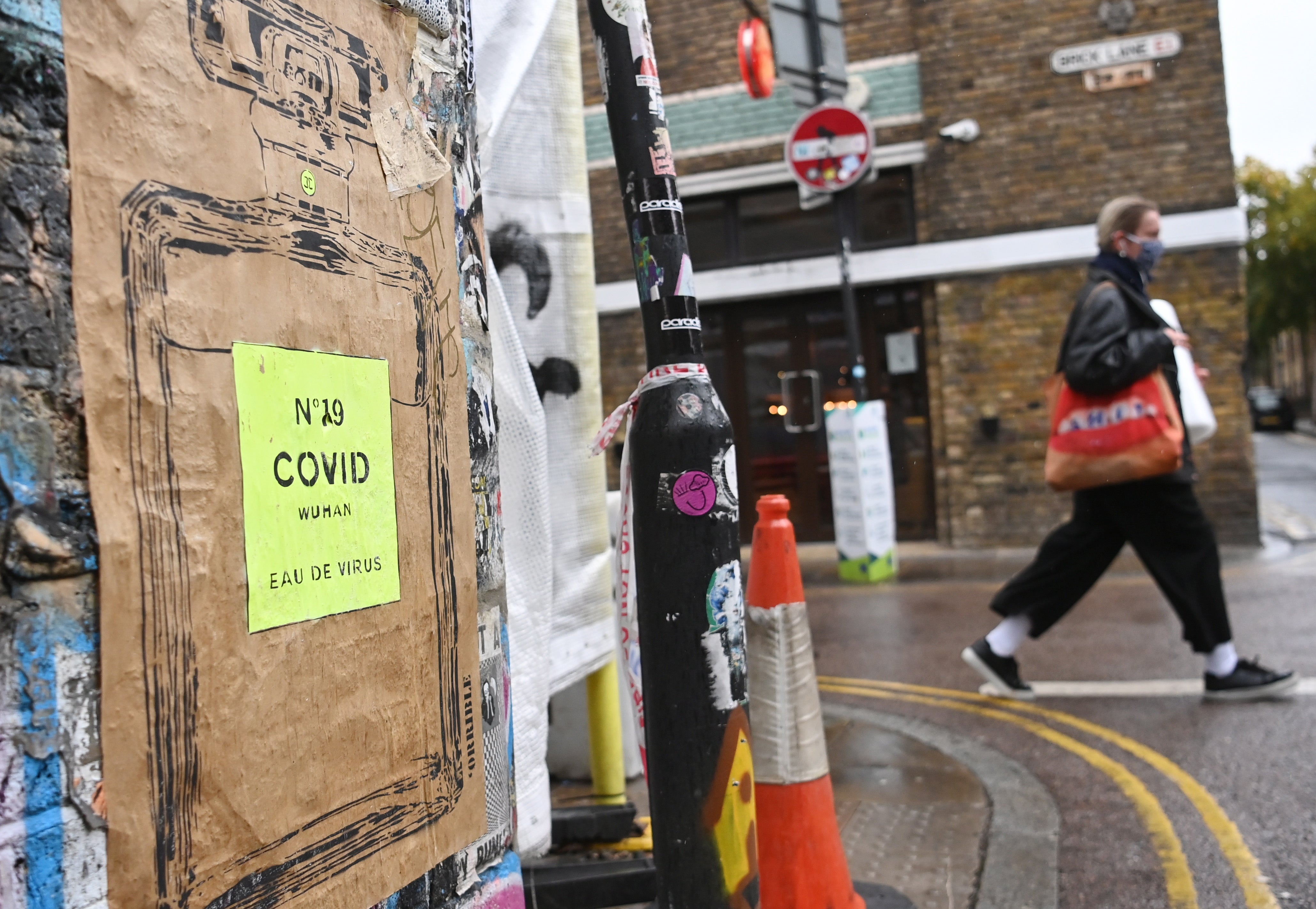 UK coronavirus deaths rise by 143, with cases up more than 17,000