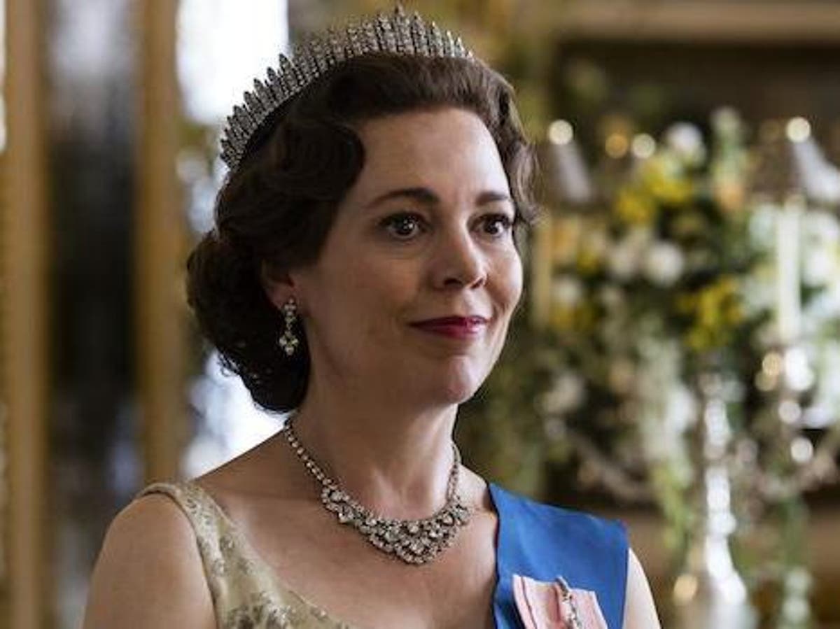 The Crown: Olivia Colman issues warning to Queen Elizabeth replacement Imelda Staunton