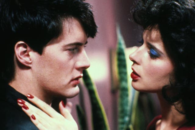 <p>Kyle Maclachlan and Isabella Rossellini in Blue Velvet</p>