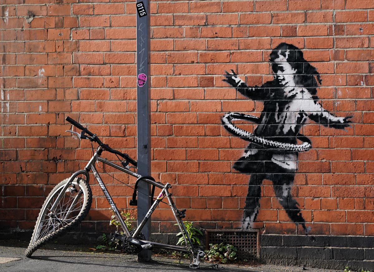 Banksy New artwork suspected to be by graffiti artist appears in