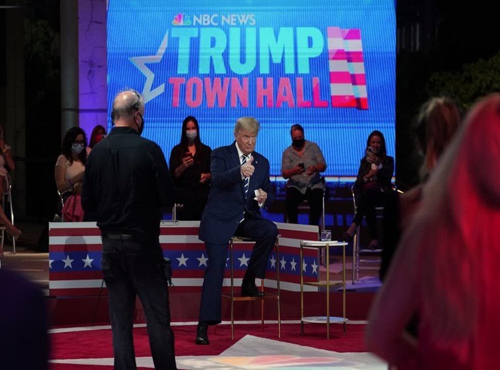 El presidente Donald Trump durante un descanso del Foro de NBC News en el Museo de Arte Perez de Miami