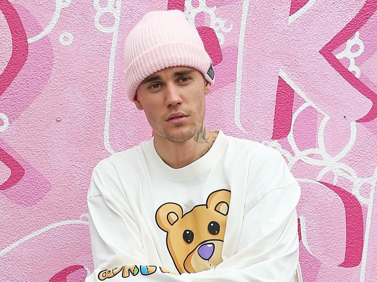 Justin Bieber calls out ‘disrespectful’ people loitering outside his home: ‘This is not a hotel’