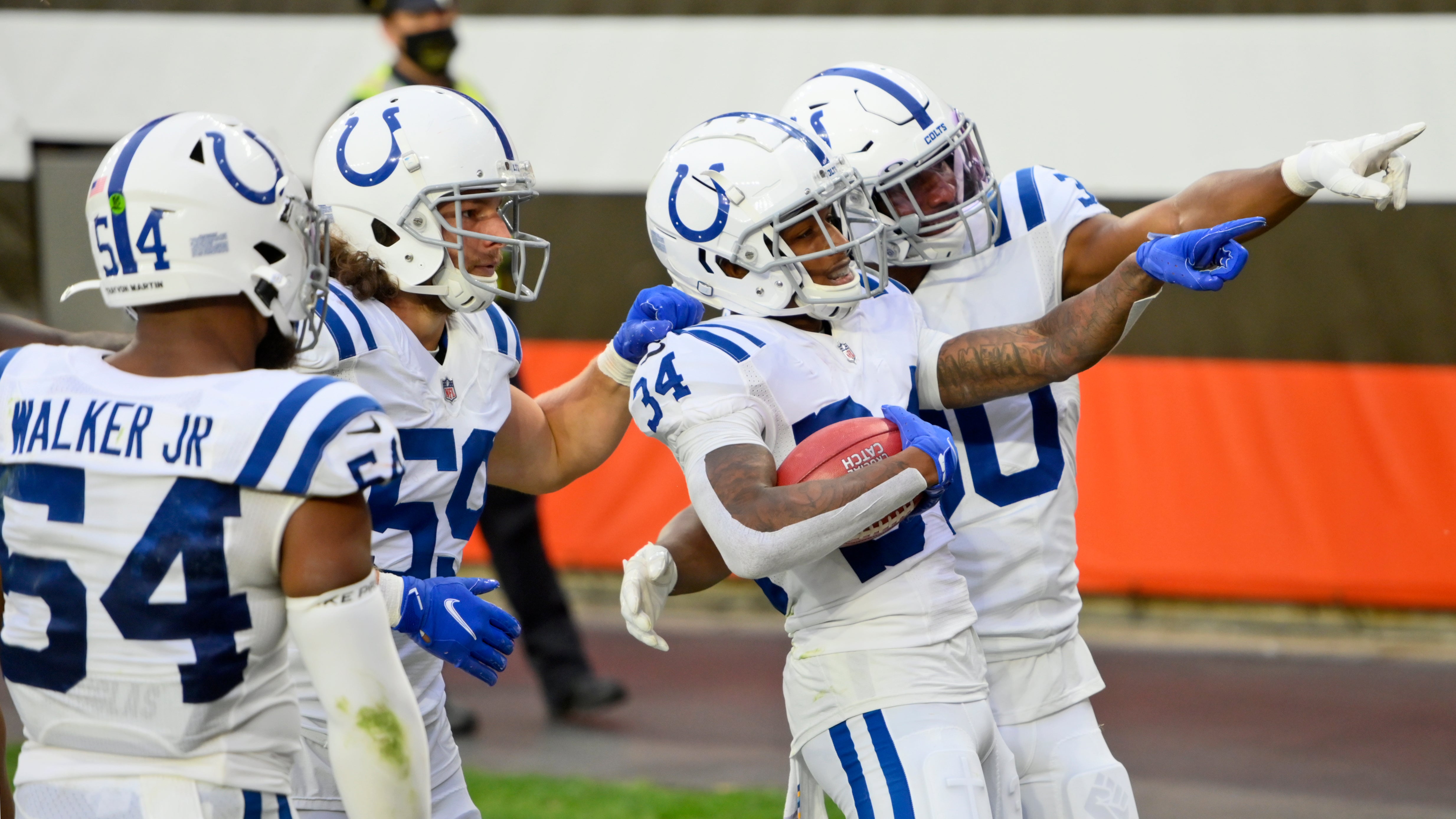 Colts close practice facility after positive tests for virus tests