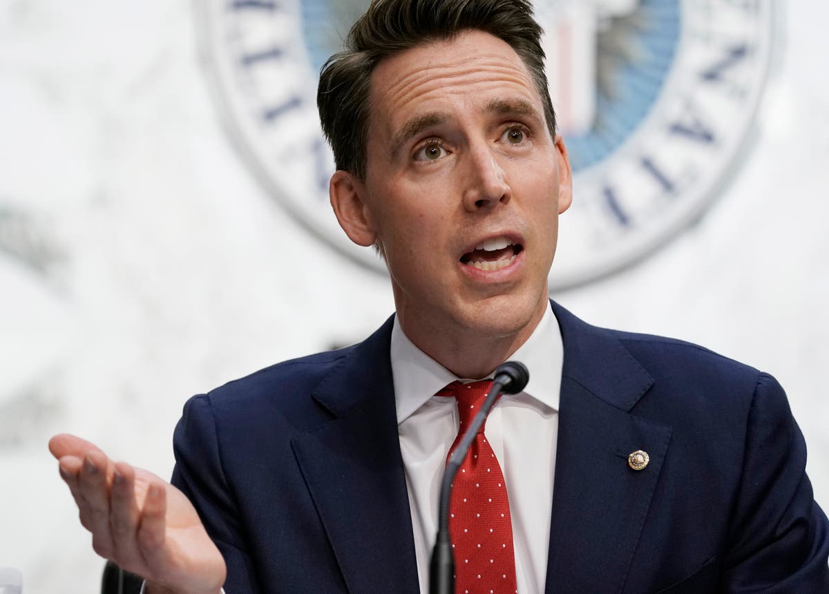 Former FBI special agent singles out Senator Josh Hawley for instigating Capitol riot