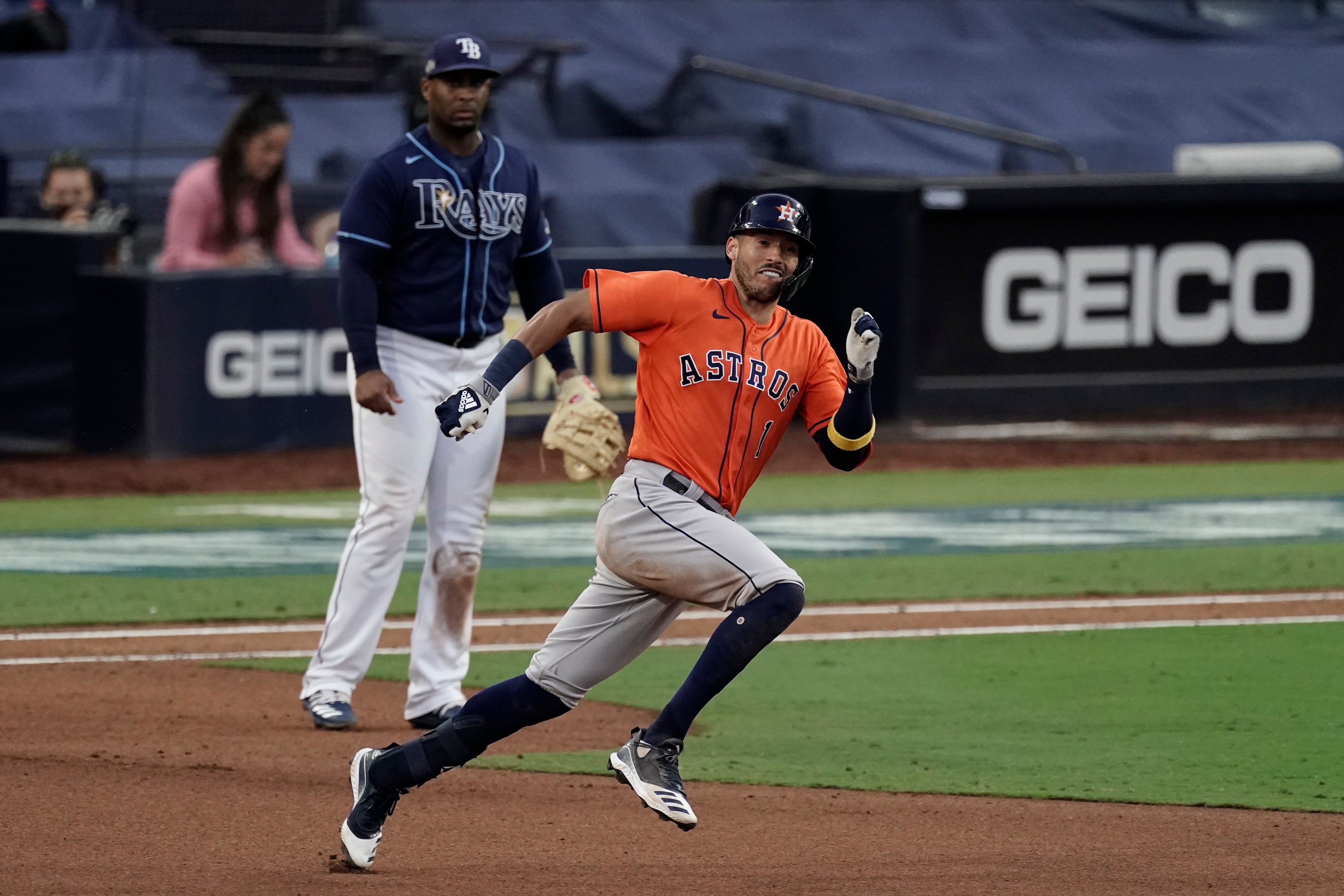 Astros advance to World Series, beat Yankees on Jose Altuve home