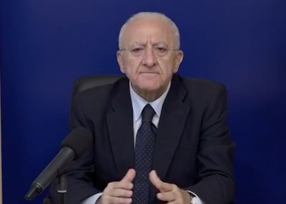 El líder del gobierno de la región estalló ante las invitaciones para celebrar esta festividad