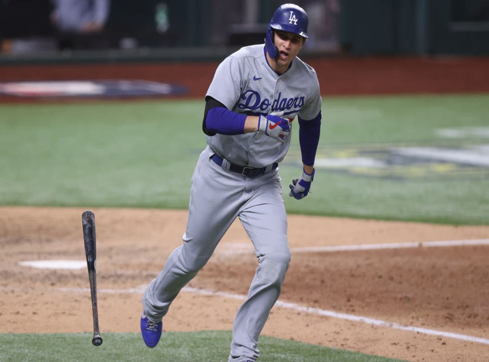 Corey Seager conectó dos cuadrangulares durante la victoria por 7-3 de los californianos